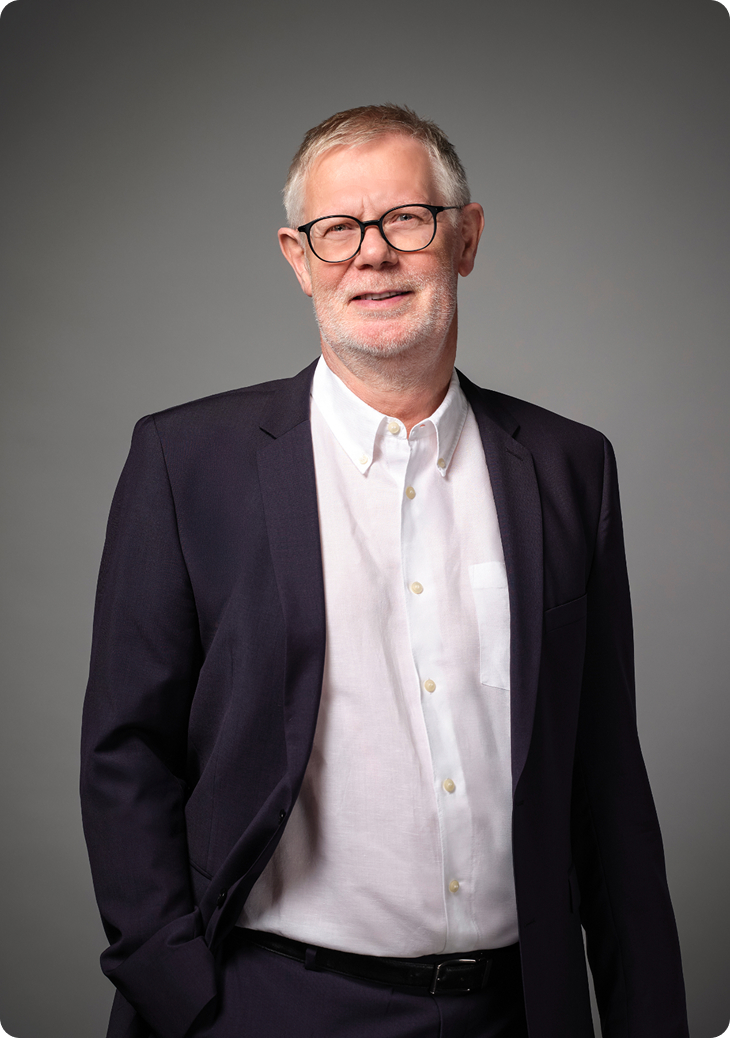 Porträt von Dr. jur. Ulrich Hartmann, Rechtsanwalt und Notar a. D., Fachanwalt für Handelsrecht und Gesellschaftsrecht, Arbeitsrecht